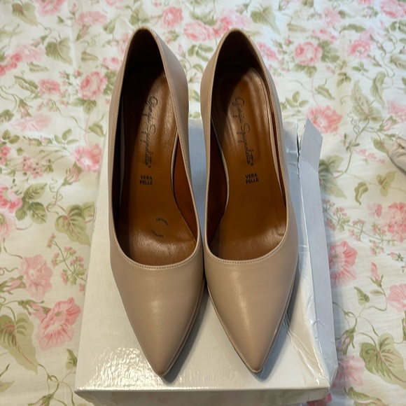 Leather pointy heel shoe - Picture 2 of 6